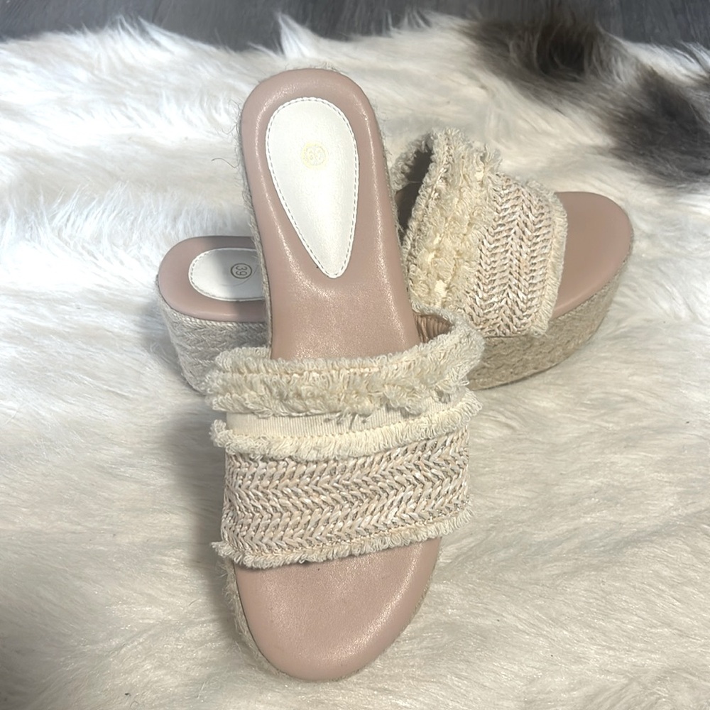 3 fir $20 Boho platform clog mules - size 7.5 - 8 - super comfy - like new